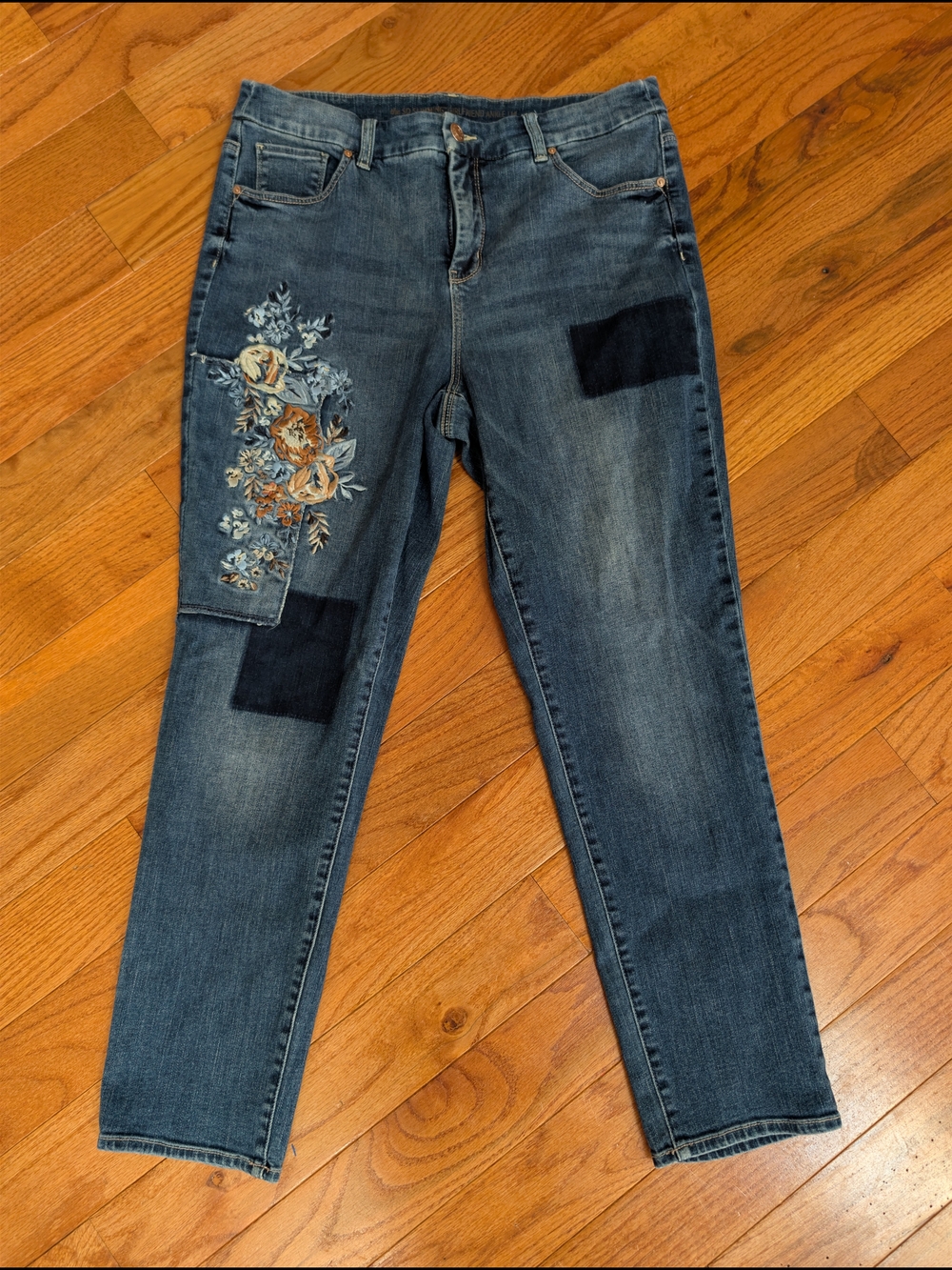 Chicos So Slimming Girlfriend Ankle Jeans Floral Embroidery Patch Size 10 M